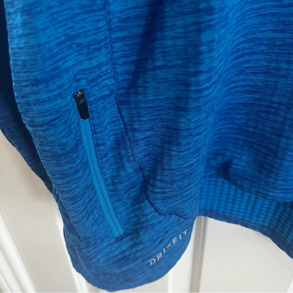 Nike Dri Fit Blue Half-Zip Long Sleeve Top. XXL. - Picture 6 of 8